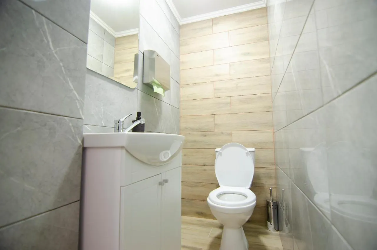 Pop Art Hostel Rynok Sq 利沃夫